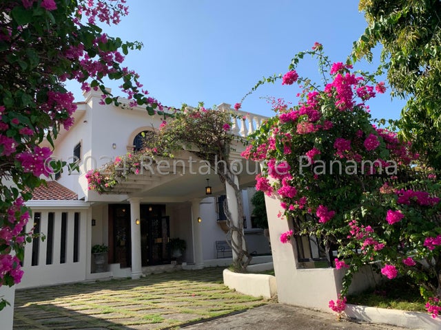 Exclusive House in Club de Golf